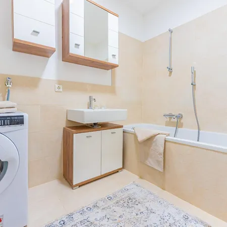 Revliving Garden Am Steinertor